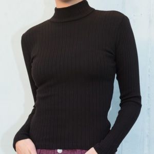 NEW | Brandy Melville Daniela Turtleneck Top 💕